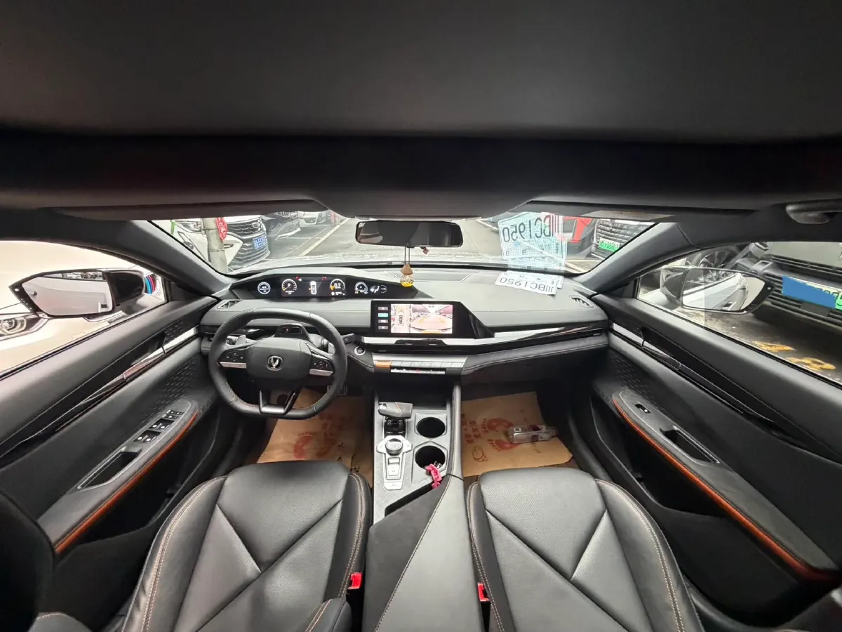 2023 ChangAn UNI-V 1.5T 188HP L4 7DCT,autocango,china used car exporter,china ev exporter,chinese used car exporter,chinese used ev exporter