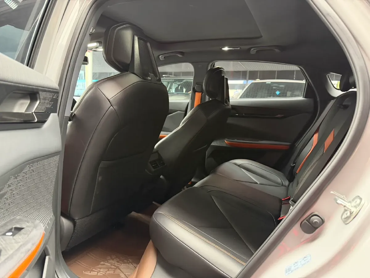 2023 ChangAn UNI-V 1.5T 188HP L4 7DCT,autocango,china used car exporter,china ev exporter,chinese used car exporter,chinese used ev exporter