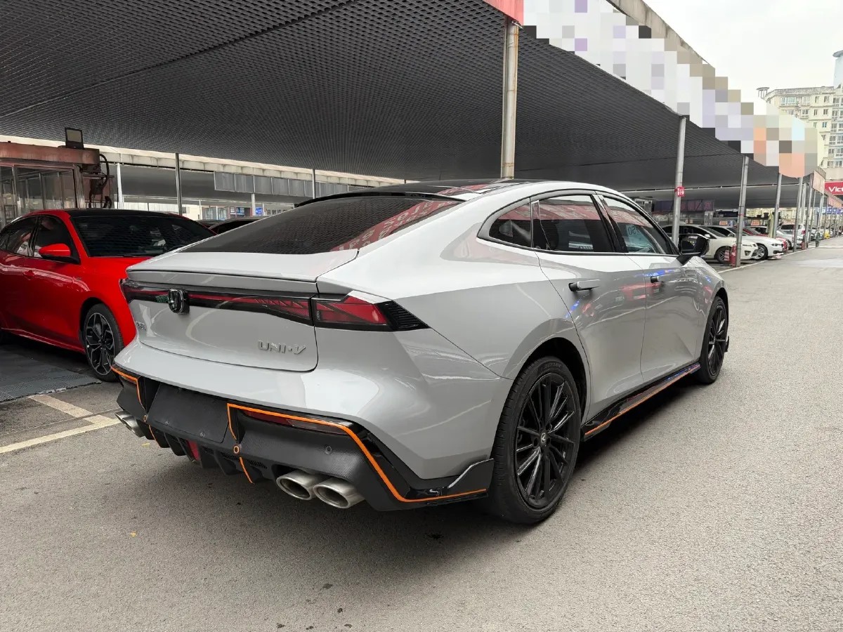 2023 ChangAn UNI-V 1.5T 188HP L4 7DCT,autocango,china used car exporter,china ev exporter,chinese used car exporter,chinese used ev exporter