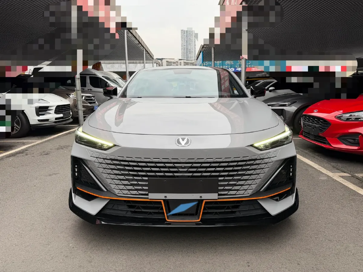 2023 ChangAn UNI-V 1.5T 188HP L4 7DCT,autocango,china used car exporter,china ev exporter,chinese used car exporter,chinese used ev exporter