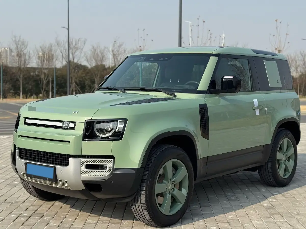 2023 Land Rover Defender 3.0T 400HP L6 8AT