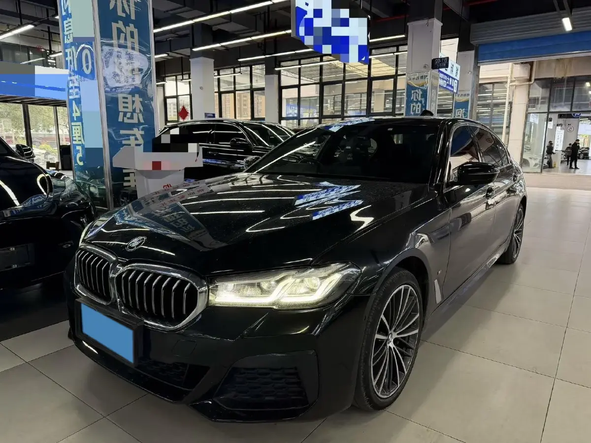 2022 BMW 5 Series 2.0T 252HP L4 8AT