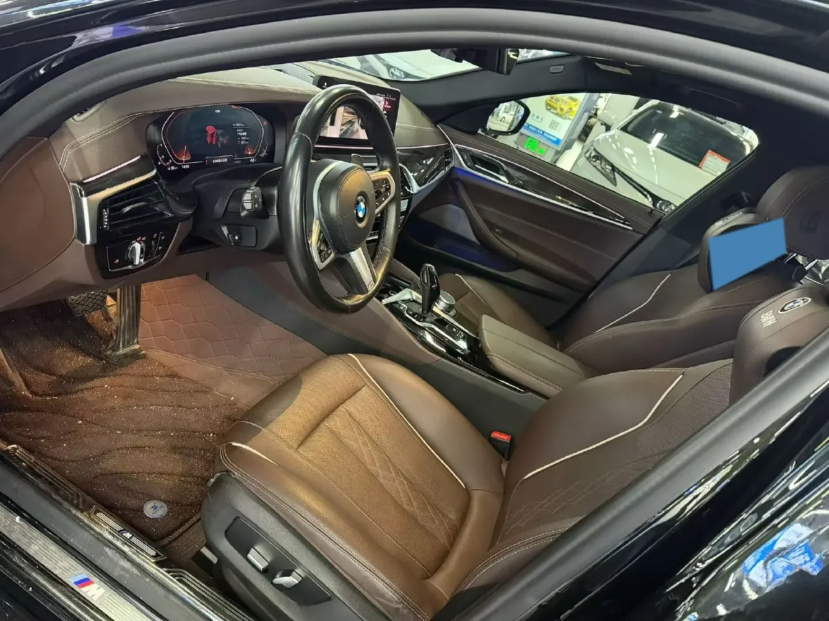 2022 BMW 5 Series 2.0T 252HP L4 8AT,autocango,china used car exporter,china ev exporter,chinese used car exporter,chinese used ev exporter