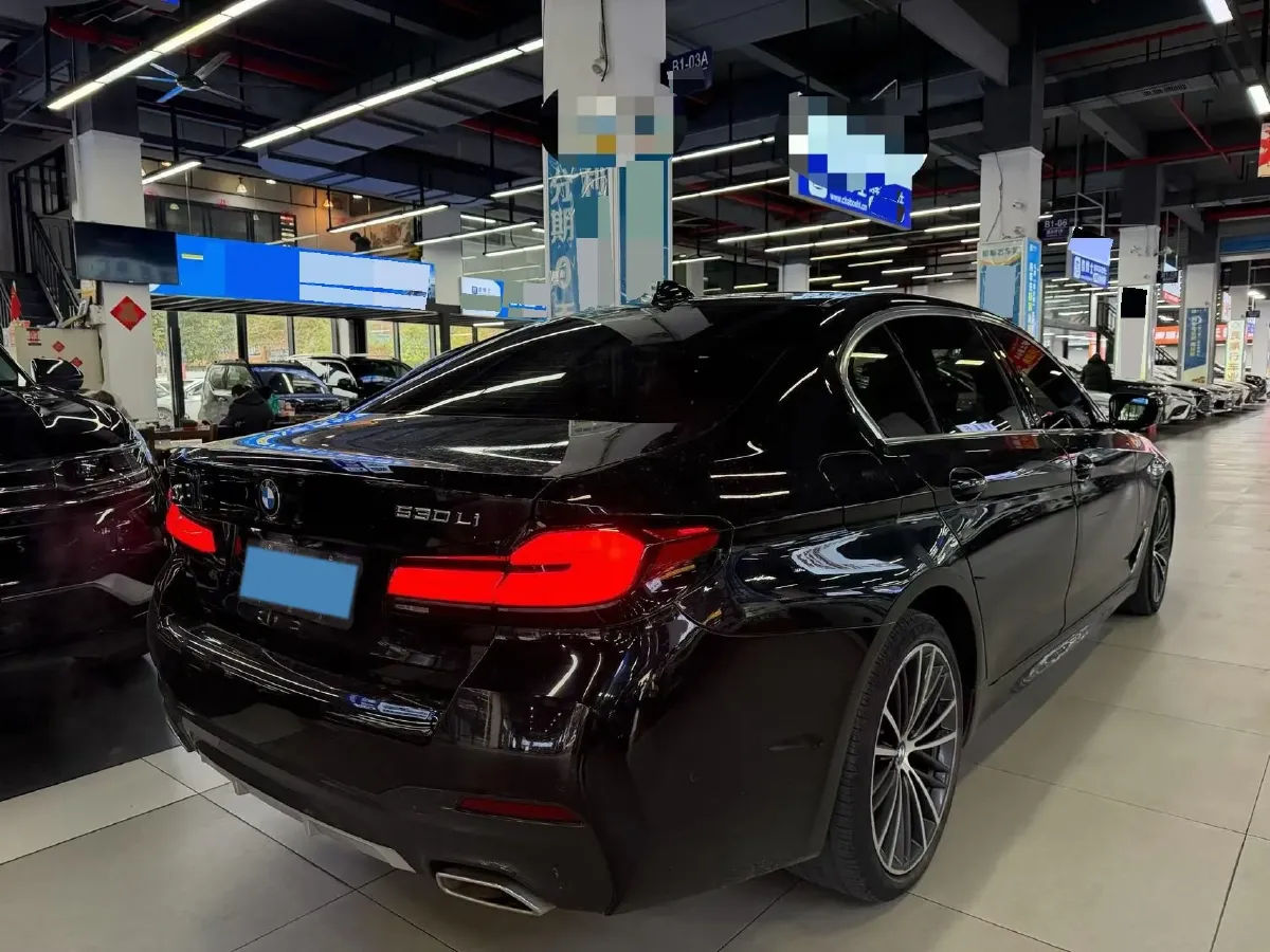 2022 BMW 5 Series 2.0T 252HP L4 8AT,autocango,china used car exporter,china ev exporter,chinese used car exporter,chinese used ev exporter