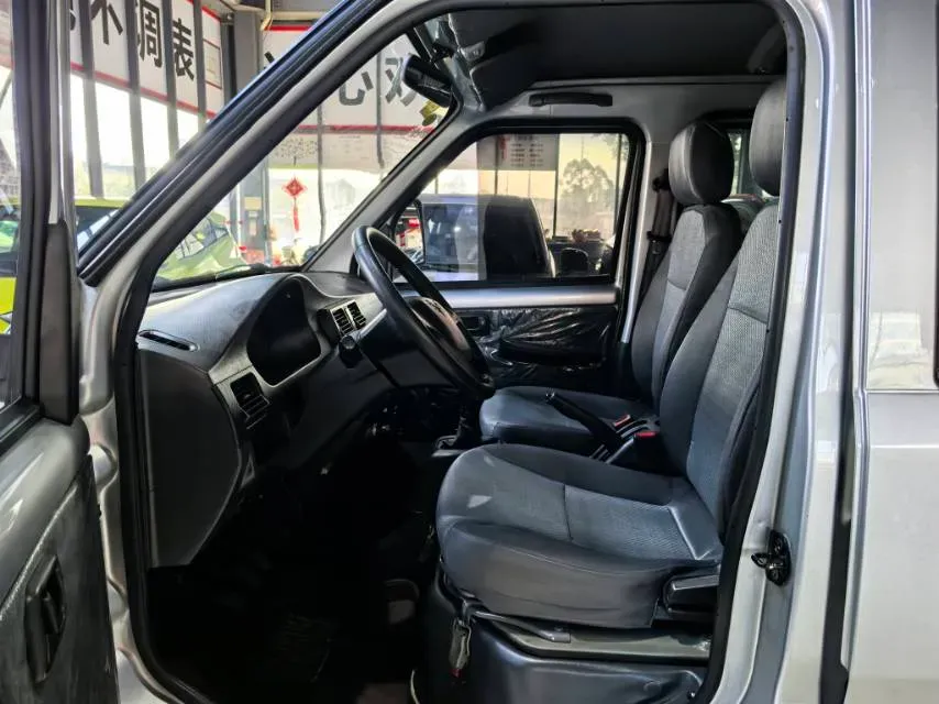 2015 LiFan X60 1.8L 133HP L4 5MT,autocango,china used car exporter,china ev exporter,chinese used car exporter,chinese used ev exporter