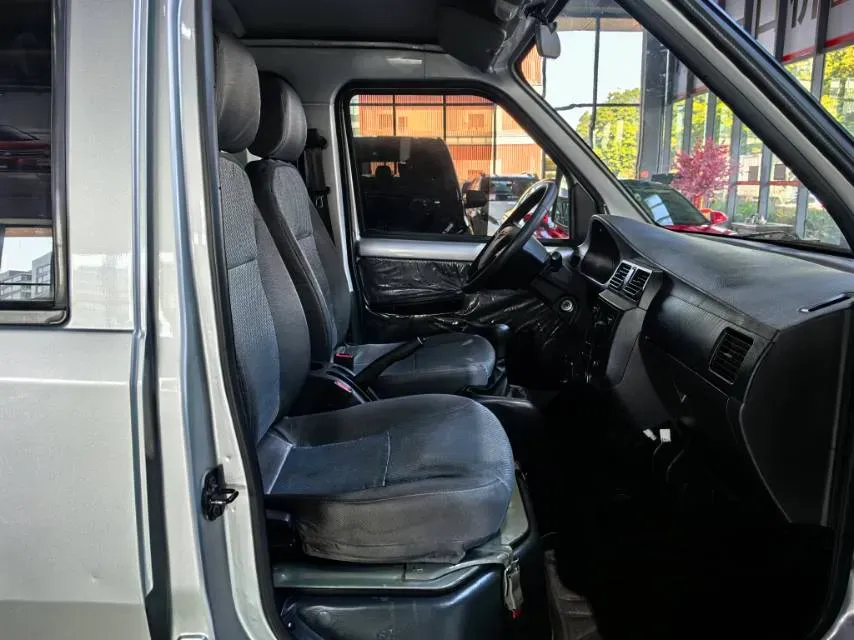 2015 LiFan X60 1.8L 133HP L4 5MT,autocango,china used car exporter,china ev exporter,chinese used car exporter,chinese used ev exporter