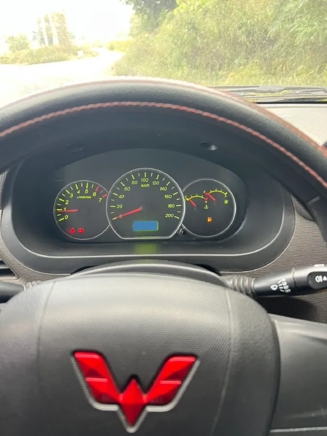 2018 WuLing HongGuang 1.5L 105HP L4 5MT,autocango,china used car exporter,china ev exporter,chinese used car exporter,chinese used ev exporter