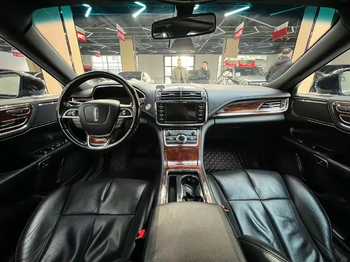 2017 Lincoln Continental 2.0T 261HP L4 6AT,autocango,china used car exporter,china ev exporter,chinese used car exporter,chinese used ev exporter