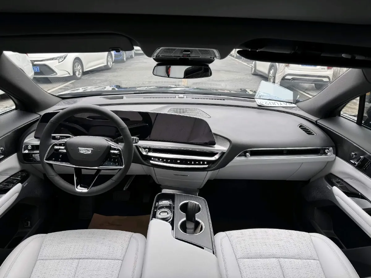 2024 Cadillac IQ Lyriq BEV 68.4KWH,autocango,china used car exporter,china ev exporter,chinese used car exporter,chinese used ev exporter