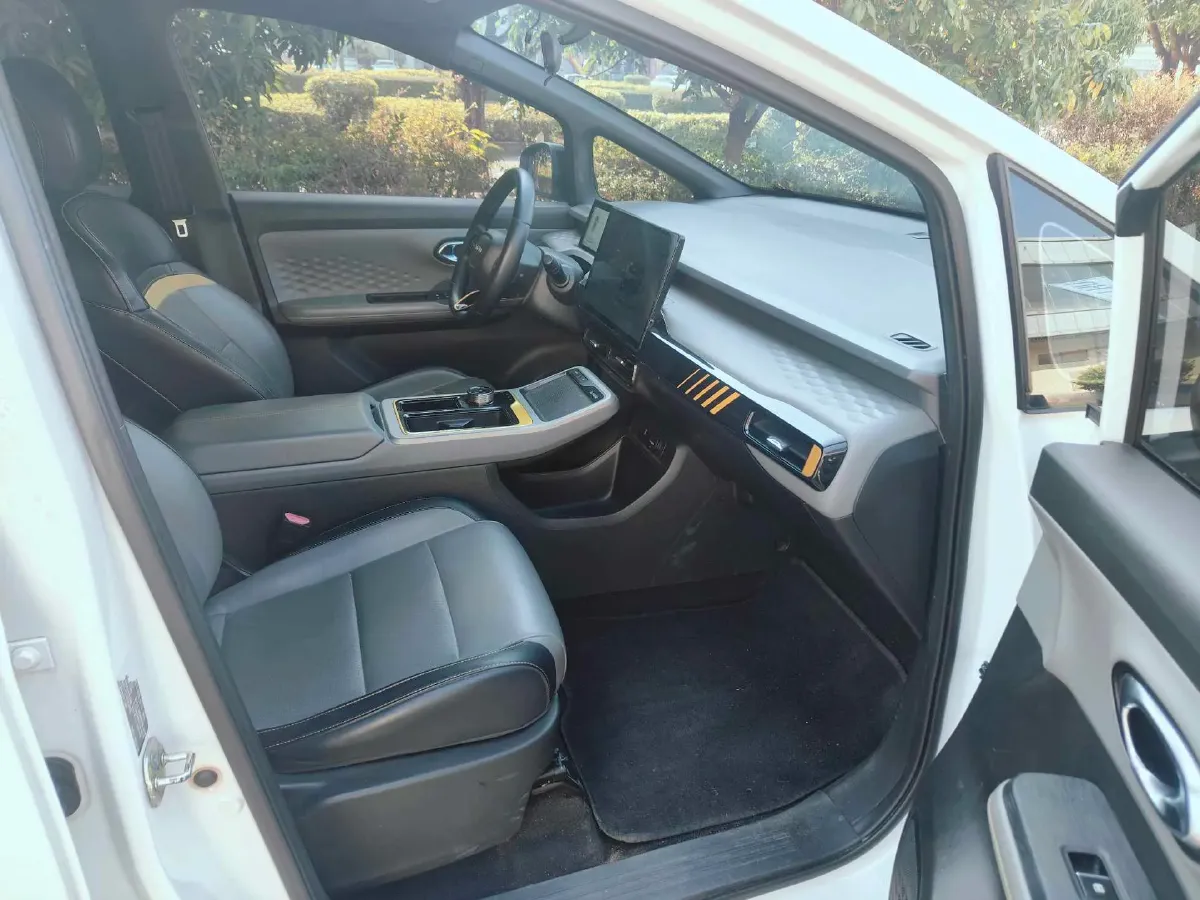 2022 Geely Okavango 1.8T 184HP L4 7DCT,autocango,china used car exporter,china ev exporter,chinese used car exporter,chinese used ev exporter