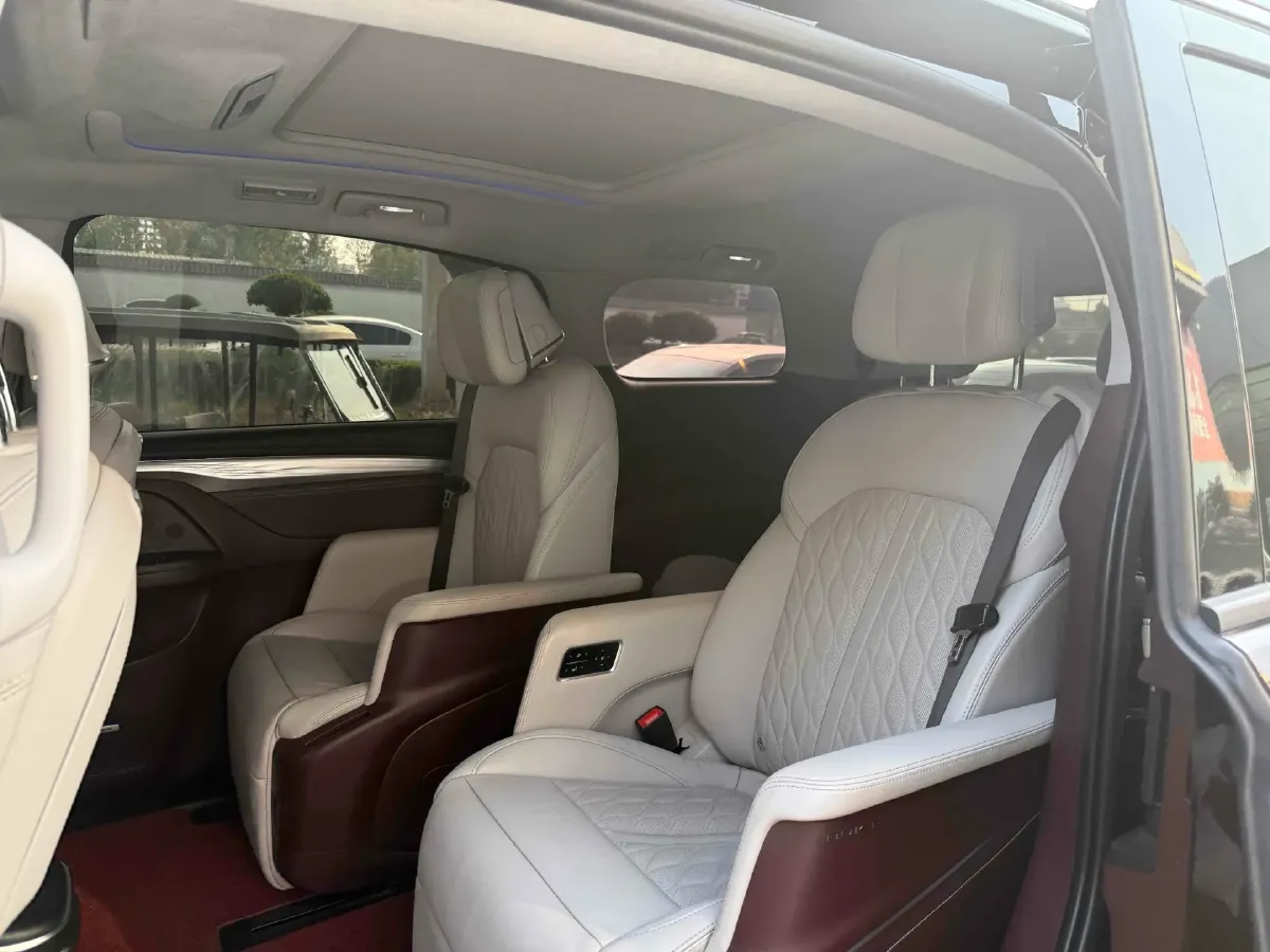 2022 Buick GL8 2.0T 237HP L4 9AT,autocango,china used car exporter,china ev exporter,chinese used car exporter,chinese used ev exporter