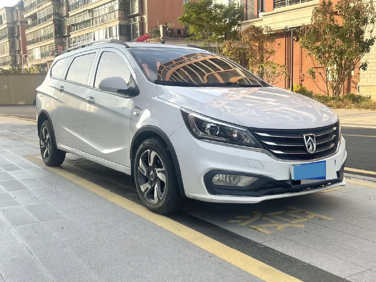 2017 BaoJun 310W 1.5L 112HP L4 6MT,autocango,china used car exporter,china ev exporter,chinese used car exporter,chinese used ev exporter
