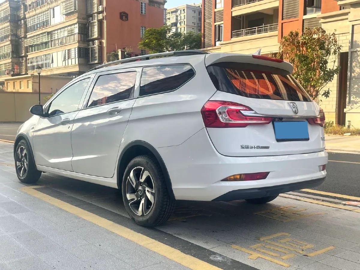 2017 BaoJun 310W 1.5L 112HP L4 6MT,autocango,china used car exporter,china ev exporter,chinese used car exporter,chinese used ev exporter