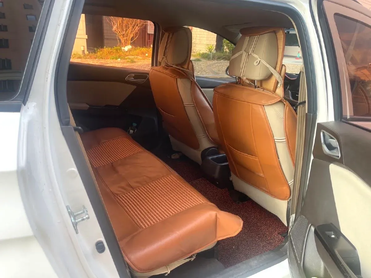 2017 BaoJun 310W 1.5L 112HP L4 6MT,autocango,china used car exporter,china ev exporter,chinese used car exporter,chinese used ev exporter