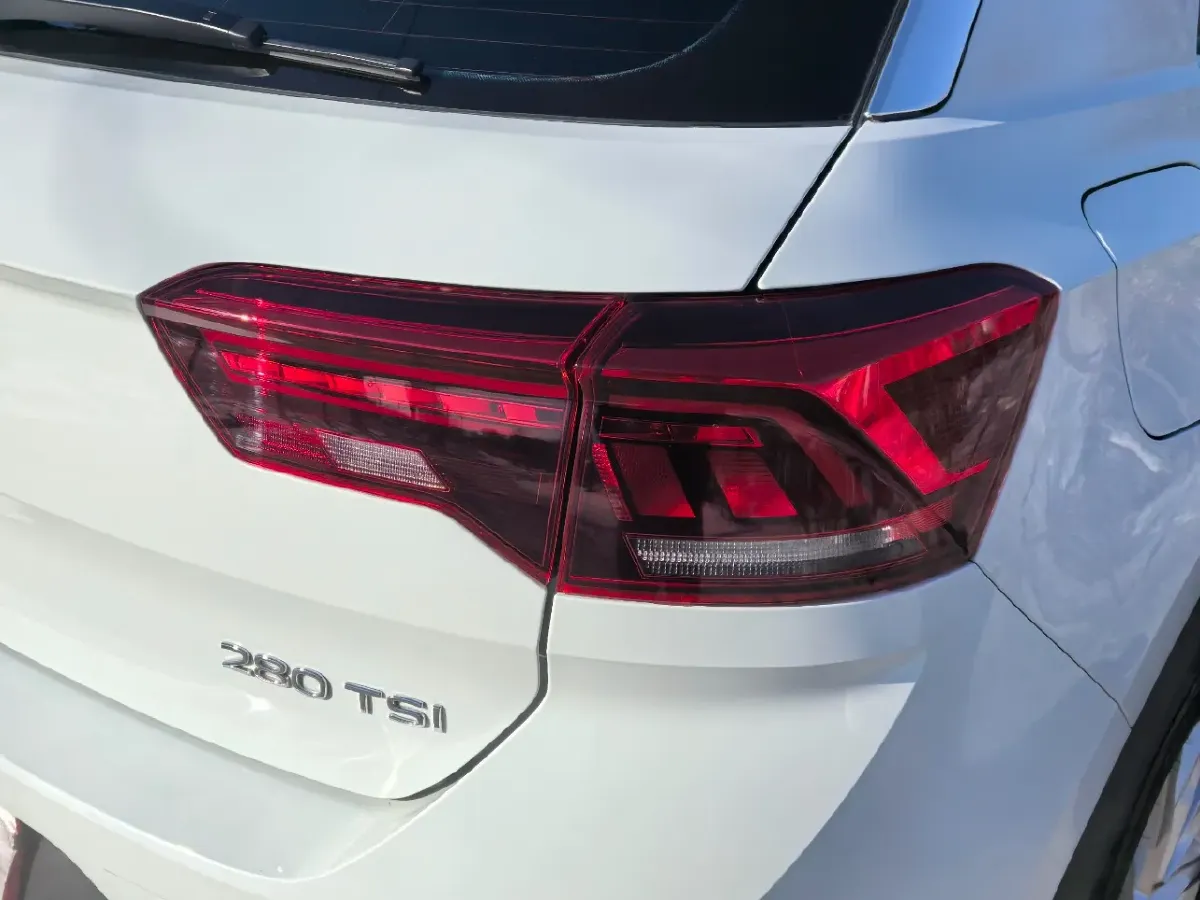 2022 Volkswagen T-Roc 1.4T 150HP L4 7DCT,autocango,china used car exporter,china ev exporter,chinese used car exporter,chinese used ev exporter