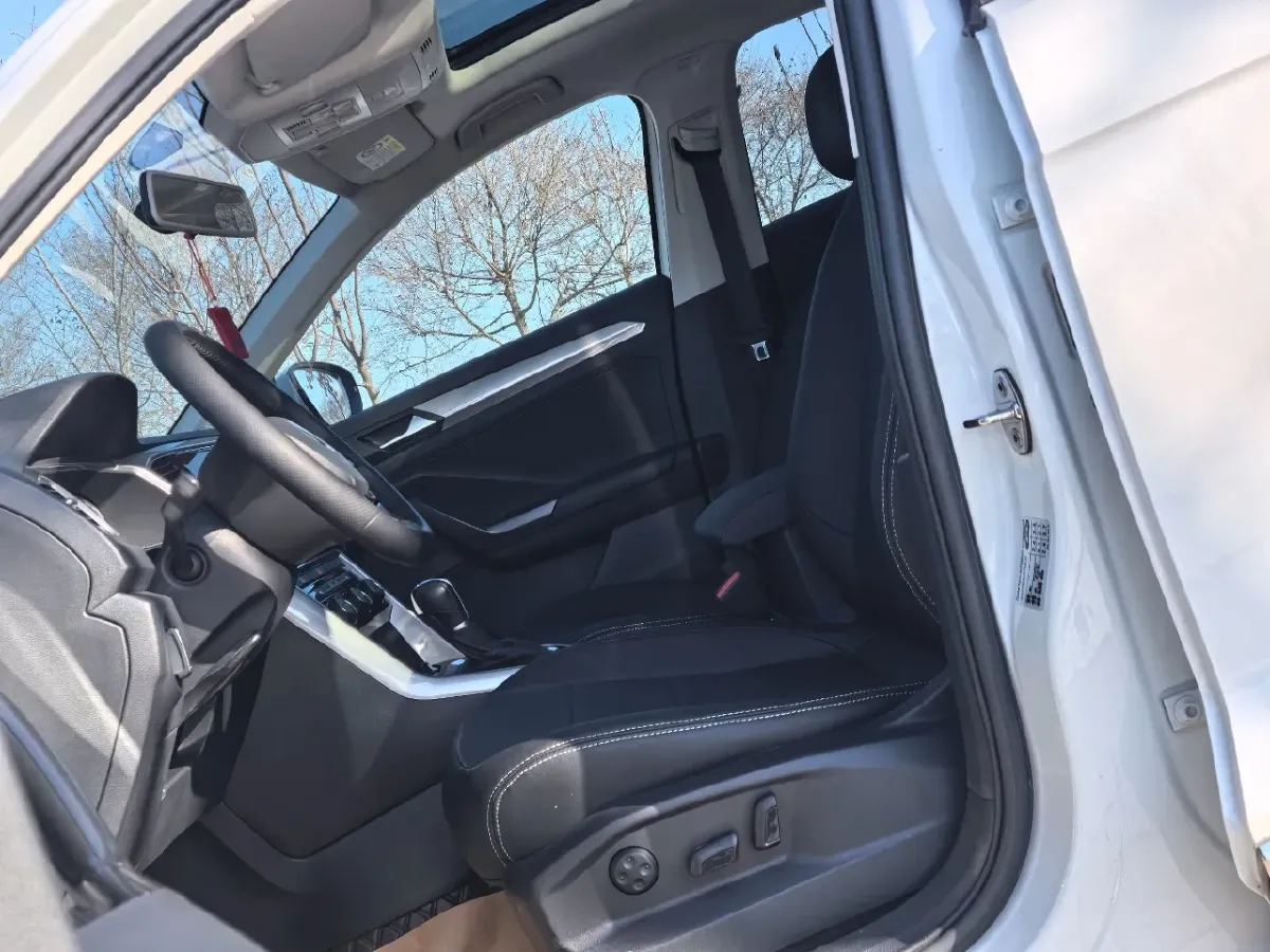 2022 Volkswagen T-Roc 1.4T 150HP L4 7DCT,autocango,china used car exporter,china ev exporter,chinese used car exporter,chinese used ev exporter