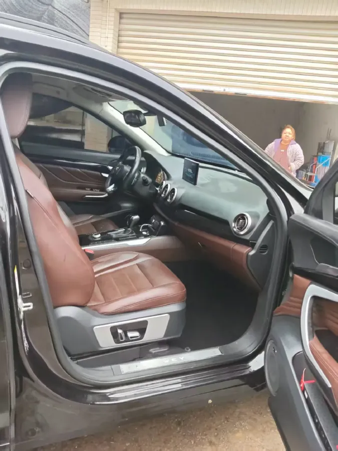 2017 WEY VV7 2.0T 234HP L4 7DCT,autocango,china used car exporter,china ev exporter,chinese used car exporter,chinese used ev exporter