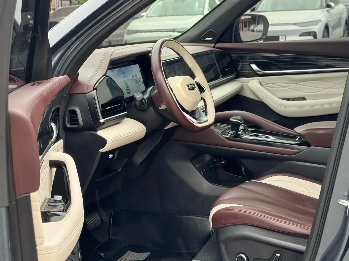 2021 Geely Monjaro 2.0T 218HP L4 7DCT,autocango,china used car exporter,china ev exporter,chinese used car exporter,chinese used ev exporter