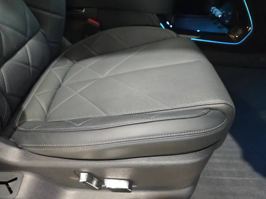 2023 FangChengBao Bao 5 1.5T 194HP L4 E-CVT PHEV 31.8KWH,autocango,china used car exporter,china ev exporter,chinese used car exporter,chinese used ev exporter