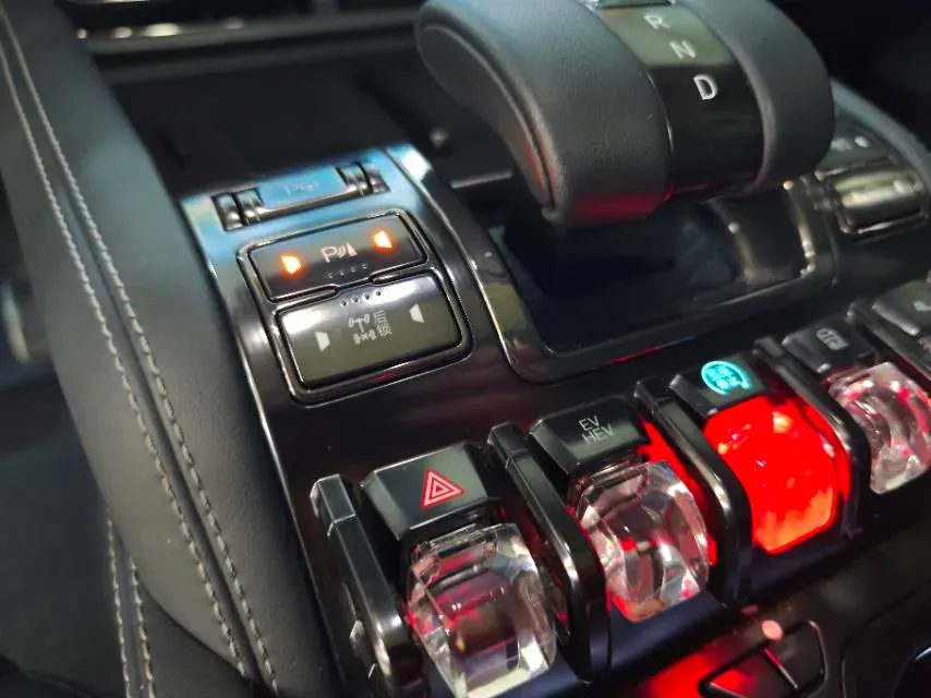 2023 FangChengBao Bao 5 1.5T 194HP L4 E-CVT PHEV 31.8KWH,autocango,china used car exporter,china ev exporter,chinese used car exporter,chinese used ev exporter