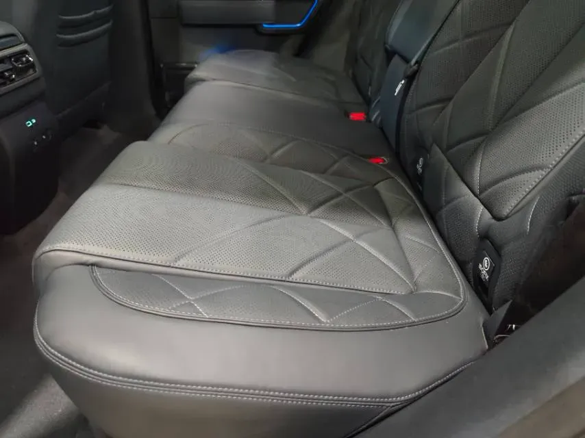 2023 FangChengBao Bao 5 1.5T 194HP L4 E-CVT PHEV 31.8KWH,autocango,china used car exporter,china ev exporter,chinese used car exporter,chinese used ev exporter