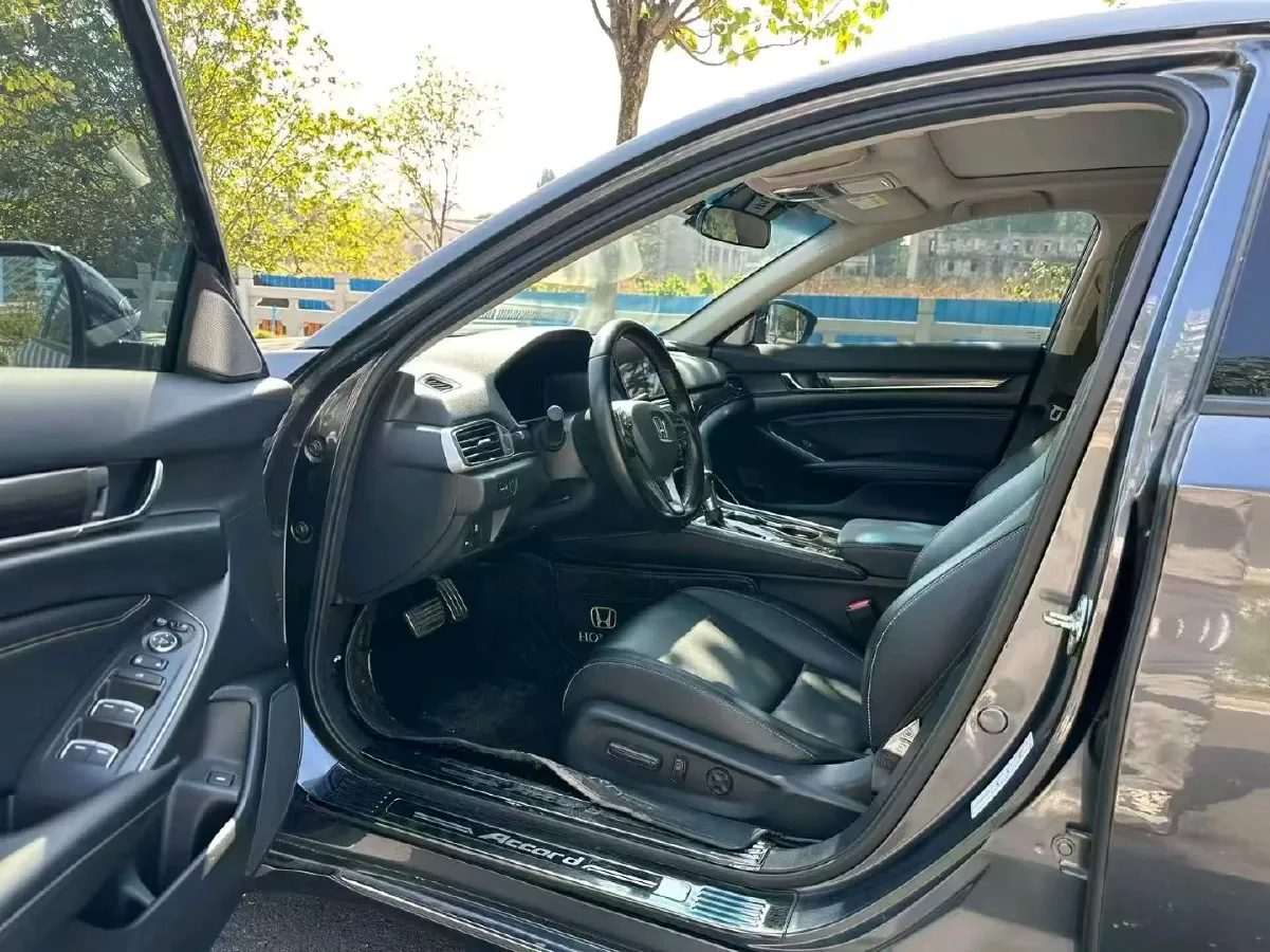 2022 Honda Accord 1.5T 194HP L4 CVT,autocango,china used car exporter,china ev exporter,chinese used car exporter,chinese used ev exporter