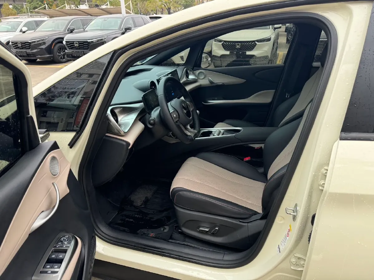 2023 BYD Dolphin BEV 44.928KWH,autocango,china used car exporter,china ev exporter,chinese used car exporter,chinese used ev exporter