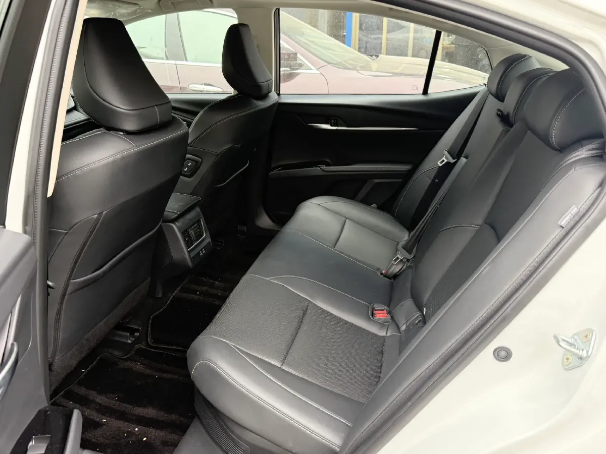 2024 Toyota Camry 2.0L 152HP L4 E-CVT Hybrid,autocango,china used car exporter,china ev exporter,chinese used car exporter,chinese used ev exporter