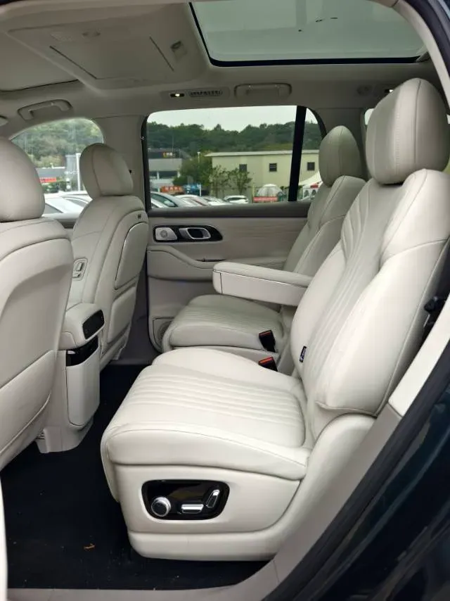 2025 Volkswagen Tiguan L 2.0T 220HP L4 7DCT,autocango,china used car exporter,china ev exporter,chinese used car exporter,chinese used ev exporter