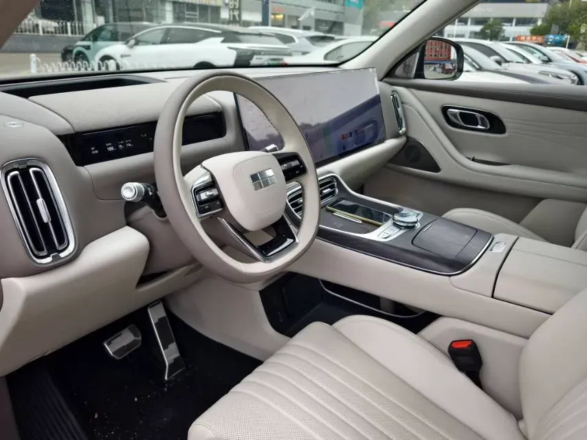 2025 Volkswagen Tiguan L 2.0T 220HP L4 7DCT,autocango,china used car exporter,china ev exporter,chinese used car exporter,chinese used ev exporter