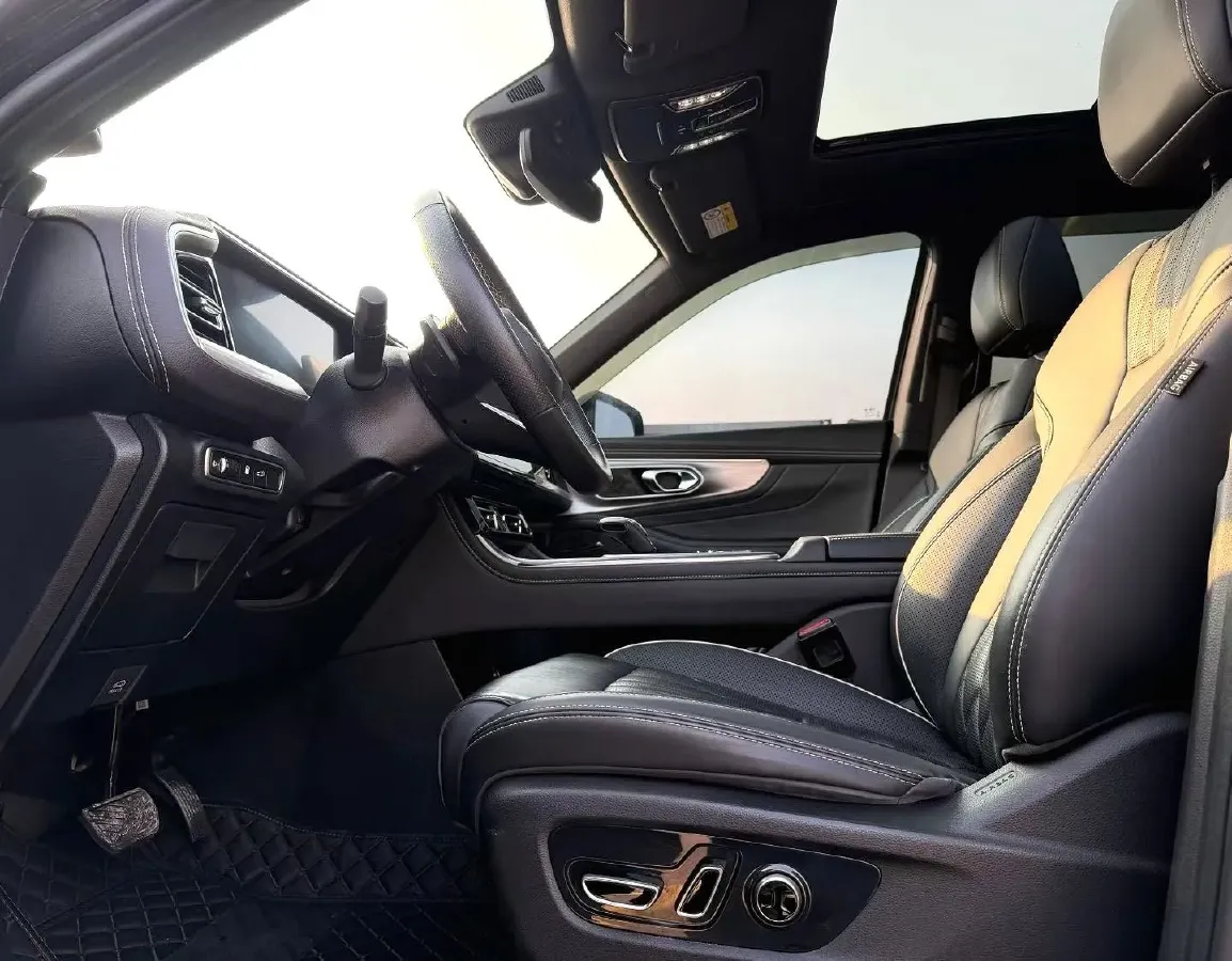 2022 GAC Trumpchi GS8 2.0T 252HP L4 8AT,autocango,china used car exporter,china ev exporter,chinese used car exporter,chinese used ev exporter