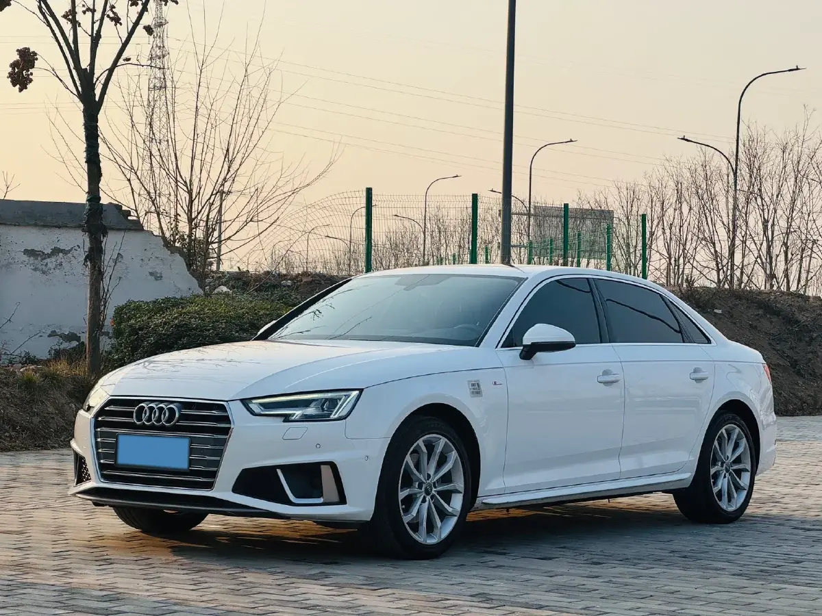 2019 Audi A4L 2.0T 190HP L4 7DCT