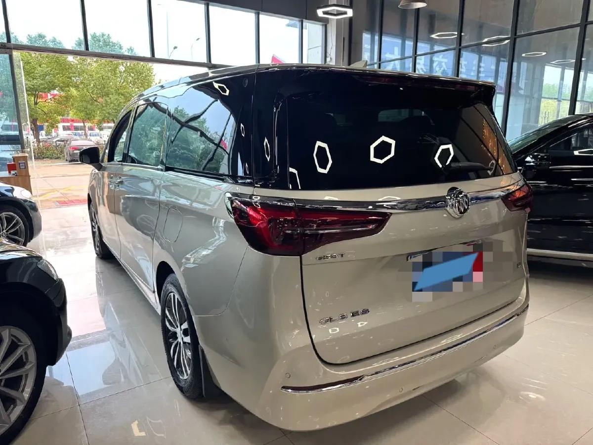 2022 Buick GL8 2.0T 237HP L4 9AT,autocango,china used car exporter,china ev exporter,chinese used car exporter,chinese used ev exporter
