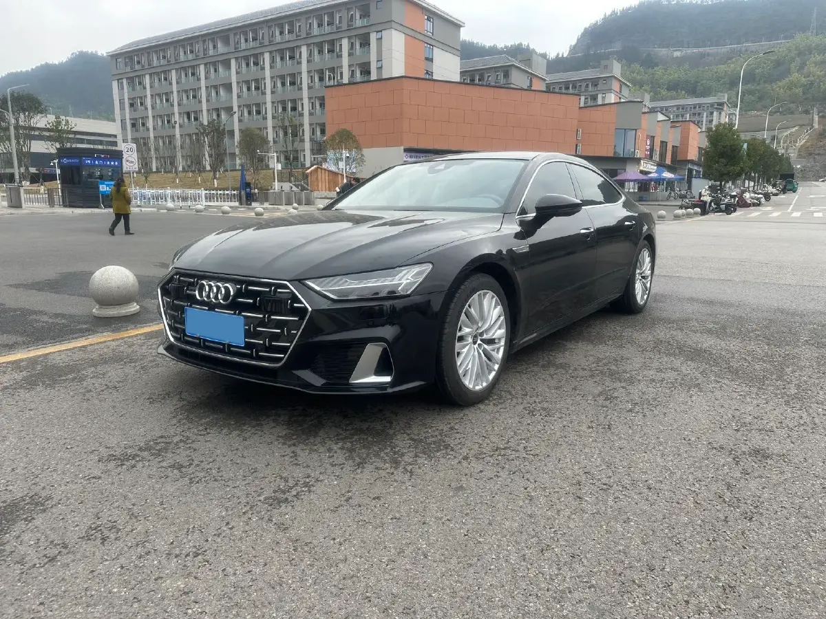 2024 Audi A7L 2.0T 245HP L4 7DCT