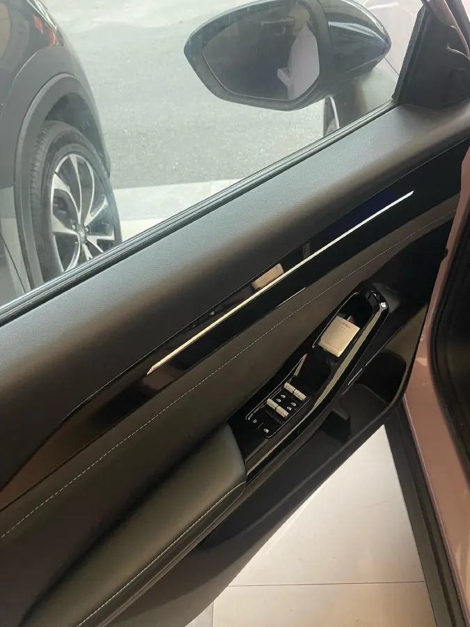 2024 Geely Galaxy L6 1.5T 163HP L4 3DHT PHEV,autocango,china used car exporter,china ev exporter,chinese used car exporter,chinese used ev exporter