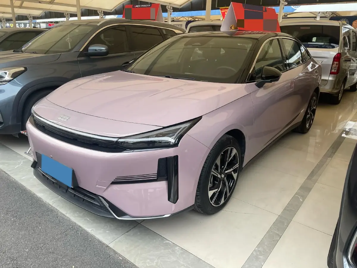 2024 Geely Galaxy L6 1.5T 163HP L4 3DHT PHEV