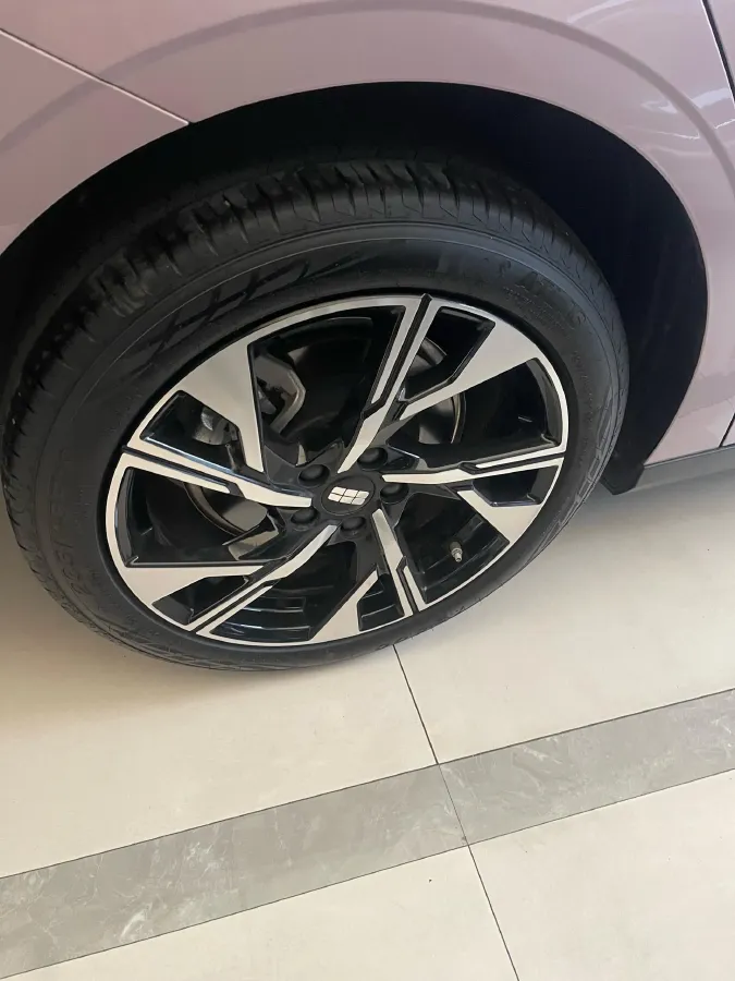 2024 Geely Galaxy L6 1.5T 163HP L4 3DHT PHEV,autocango,china used car exporter,china ev exporter,chinese used car exporter,chinese used ev exporter