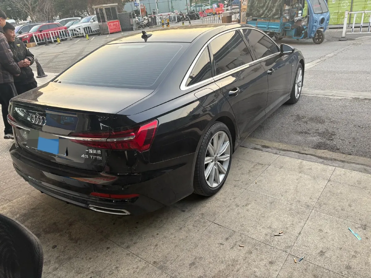 2021 Audi A6L 2.0T 224HP L4 7DCT,autocango,china used car exporter,china ev exporter,chinese used car exporter,chinese used ev exporter