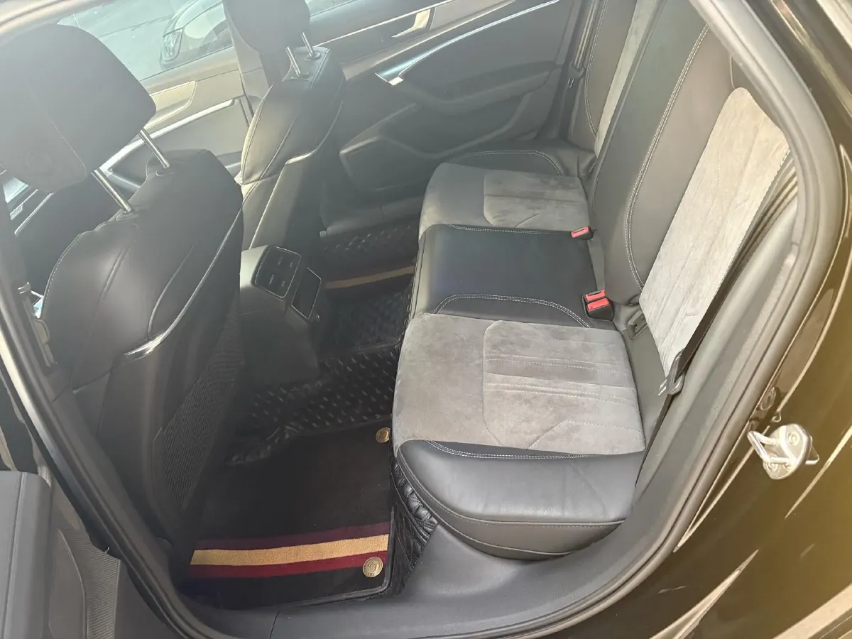 2021 Audi A6L 2.0T 224HP L4 7DCT,autocango,china used car exporter,china ev exporter,chinese used car exporter,chinese used ev exporter