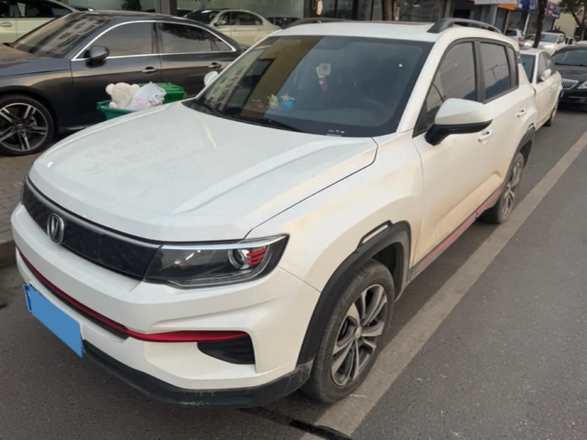 2022 ChangAn Eado 1.6L 128HP L4 5MT,autocango,china used car exporter,china ev exporter,chinese used car exporter,chinese used ev exporter