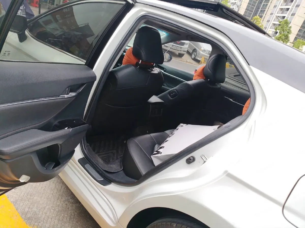 2019 Toyota Camry 2.5L 209HP L4 8AT,autocango,china used car exporter,china ev exporter,chinese used car exporter,chinese used ev exporter