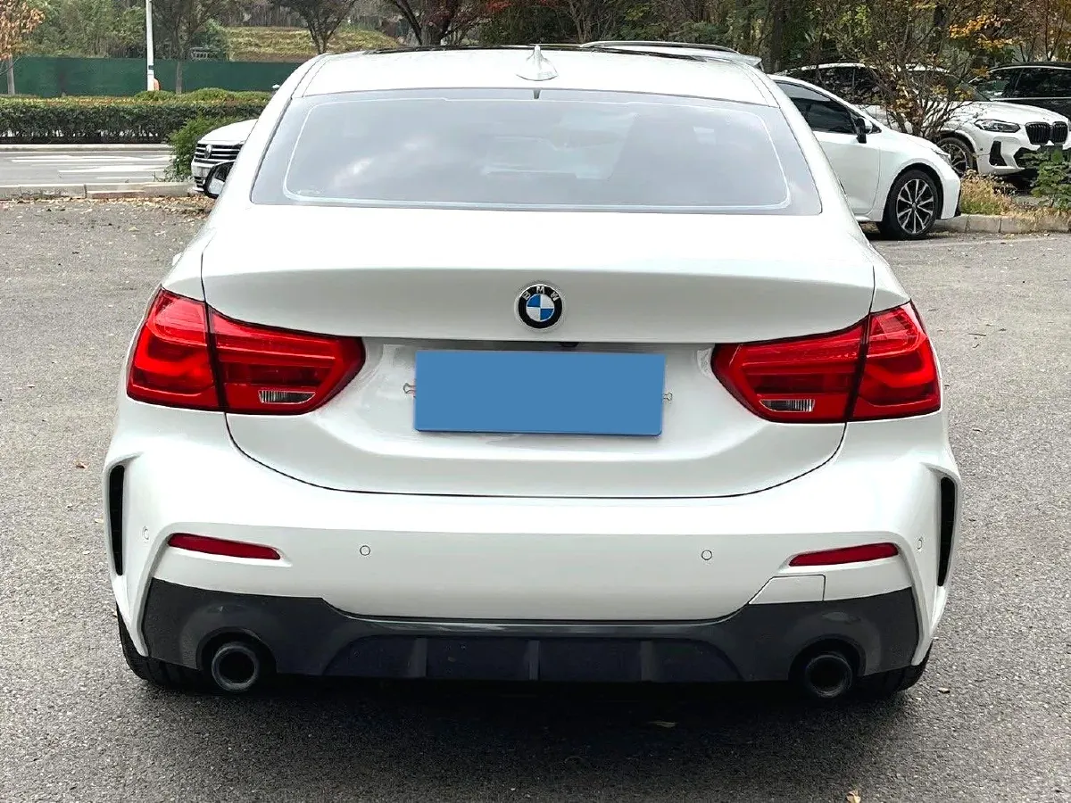 2023 BMW 1 Series 2.0T 178HP L4 7DCT,autocango,china used car exporter,china ev exporter,chinese used car exporter,chinese used ev exporter