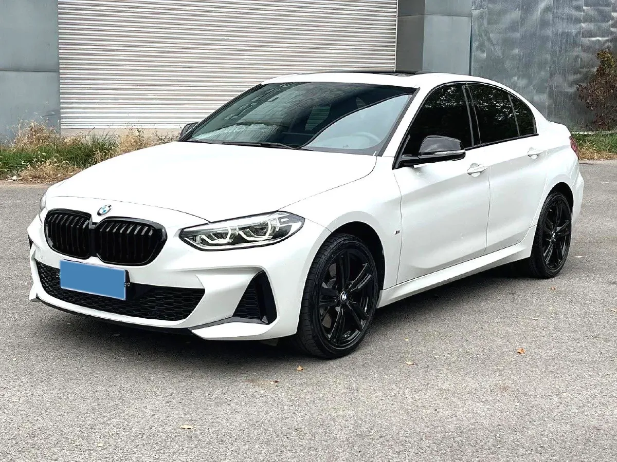 2023 BMW 1 Series 2.0T 178HP L4 7DCT,autocango,china used car exporter,china ev exporter,chinese used car exporter,chinese used ev exporter