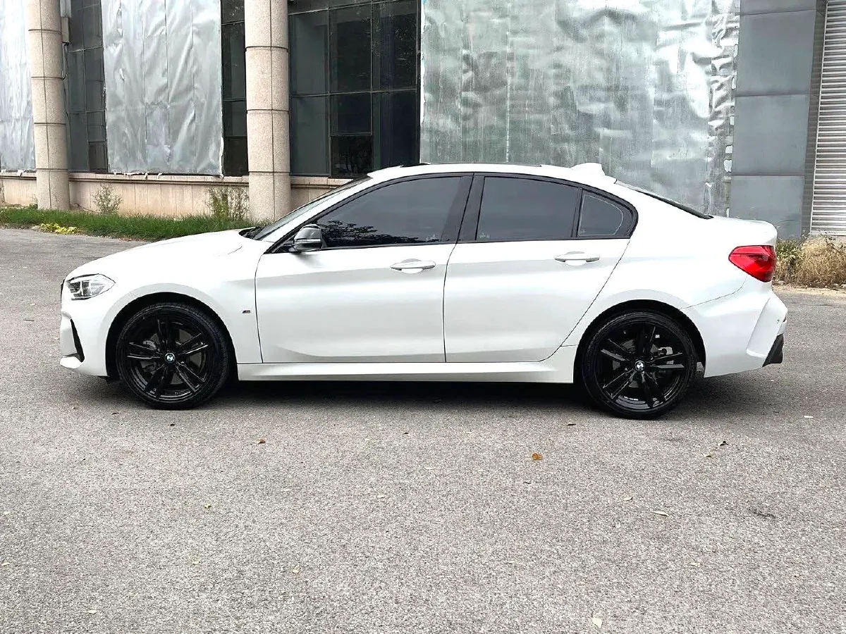 2023 BMW 1 Series 2.0T 178HP L4 7DCT,autocango,china used car exporter,china ev exporter,chinese used car exporter,chinese used ev exporter