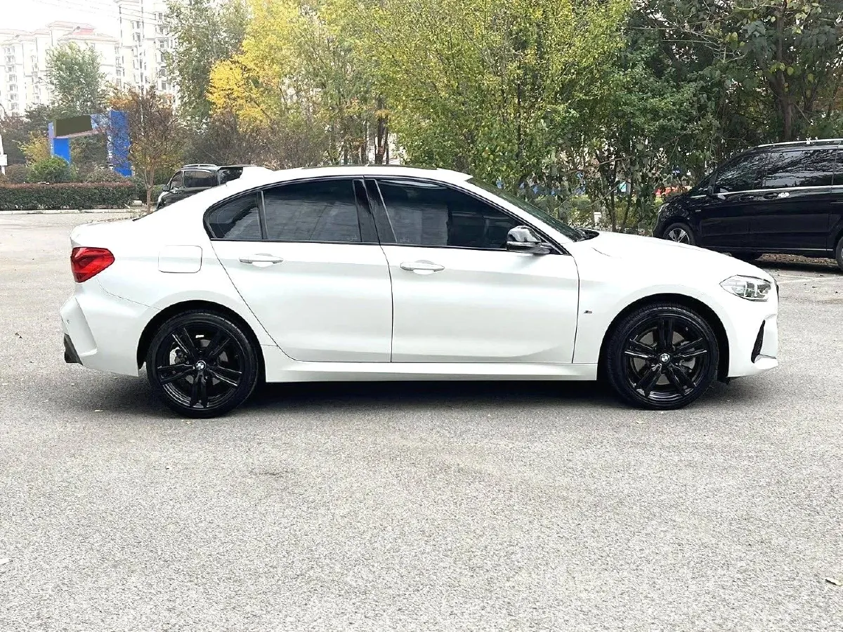 2023 BMW 1 Series 2.0T 178HP L4 7DCT,autocango,china used car exporter,china ev exporter,chinese used car exporter,chinese used ev exporter