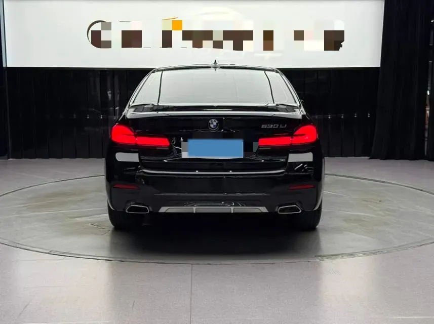 2023 BMW 5 Series 2.0T 245HP L4 8AT,autocango,china used car exporter,china ev exporter,chinese used car exporter,chinese used ev exporter