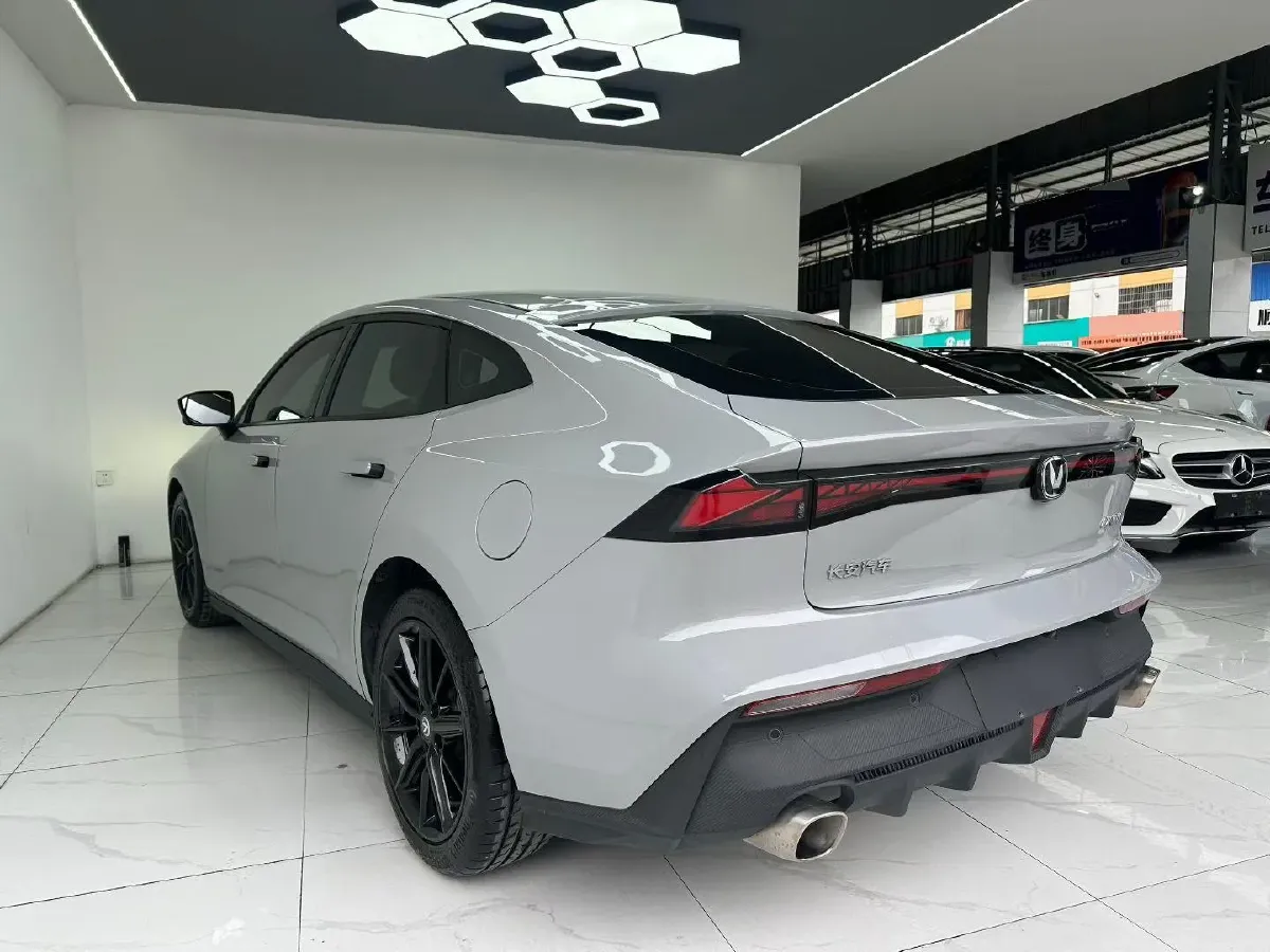 2022 ChangAn UNI-V 1.5T 188HP L4 7DCT,autocango,china used car exporter,china ev exporter,chinese used car exporter,chinese used ev exporter