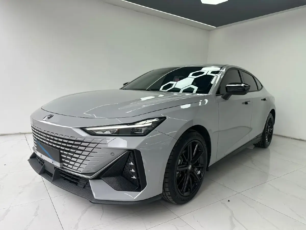 2022 ChangAn UNI-V 1.5T 188HP L4 7DCT