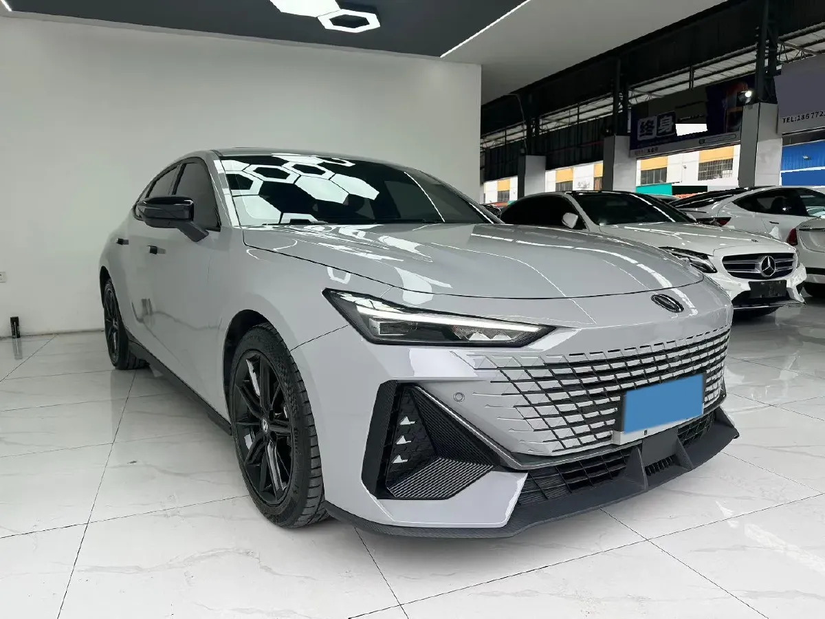 2022 ChangAn UNI-V 1.5T 188HP L4 7DCT,autocango,china used car exporter,china ev exporter,chinese used car exporter,chinese used ev exporter