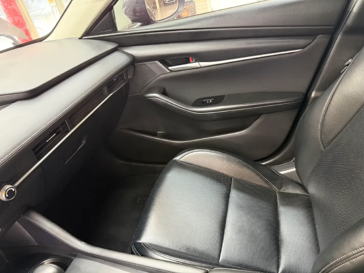 2021 Mazda 3 Axela 1.5L 117HP L4 6AT,autocango,china used car exporter,china ev exporter,chinese used car exporter,chinese used ev exporter